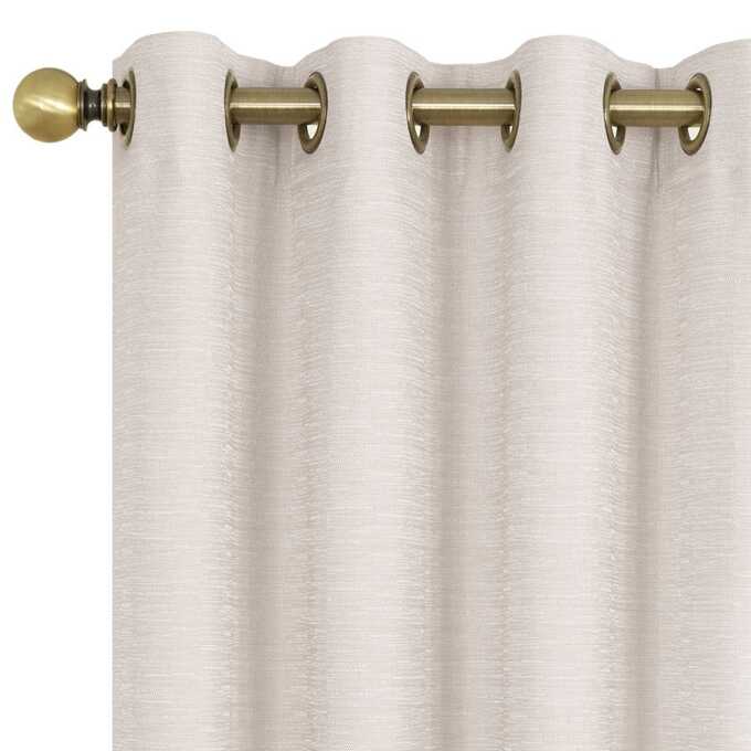 Delicate Drapes/Curtains 9619