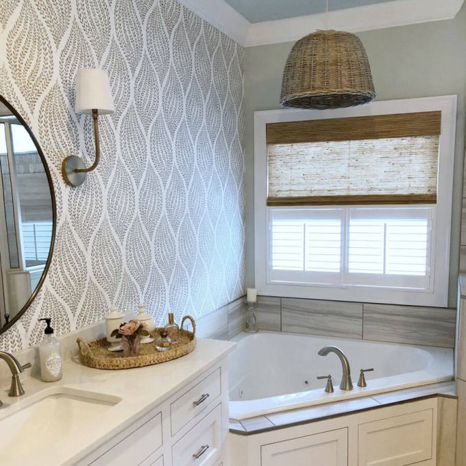 stores en bois tissé pour la salle de bain