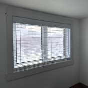 Stores imitation bois Décorateur de 2 po - Blanc pur texturé