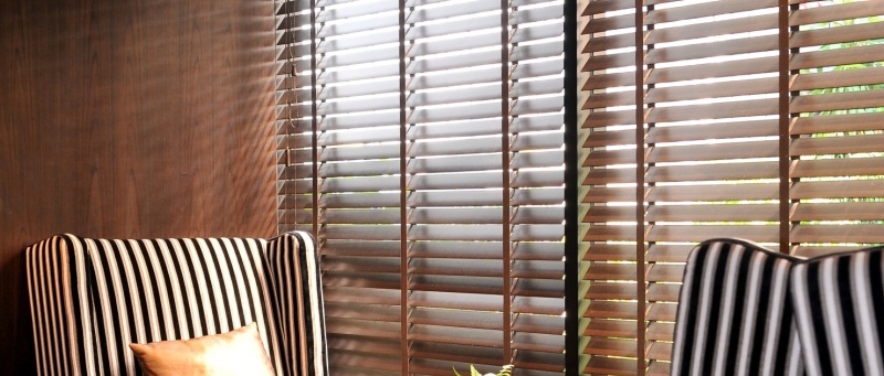 Stores imitation bois